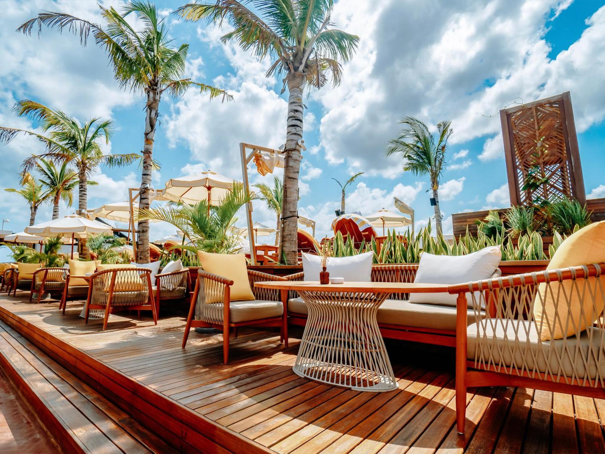 Secana Beachtown Resort & Residences Canggu Esterno foto