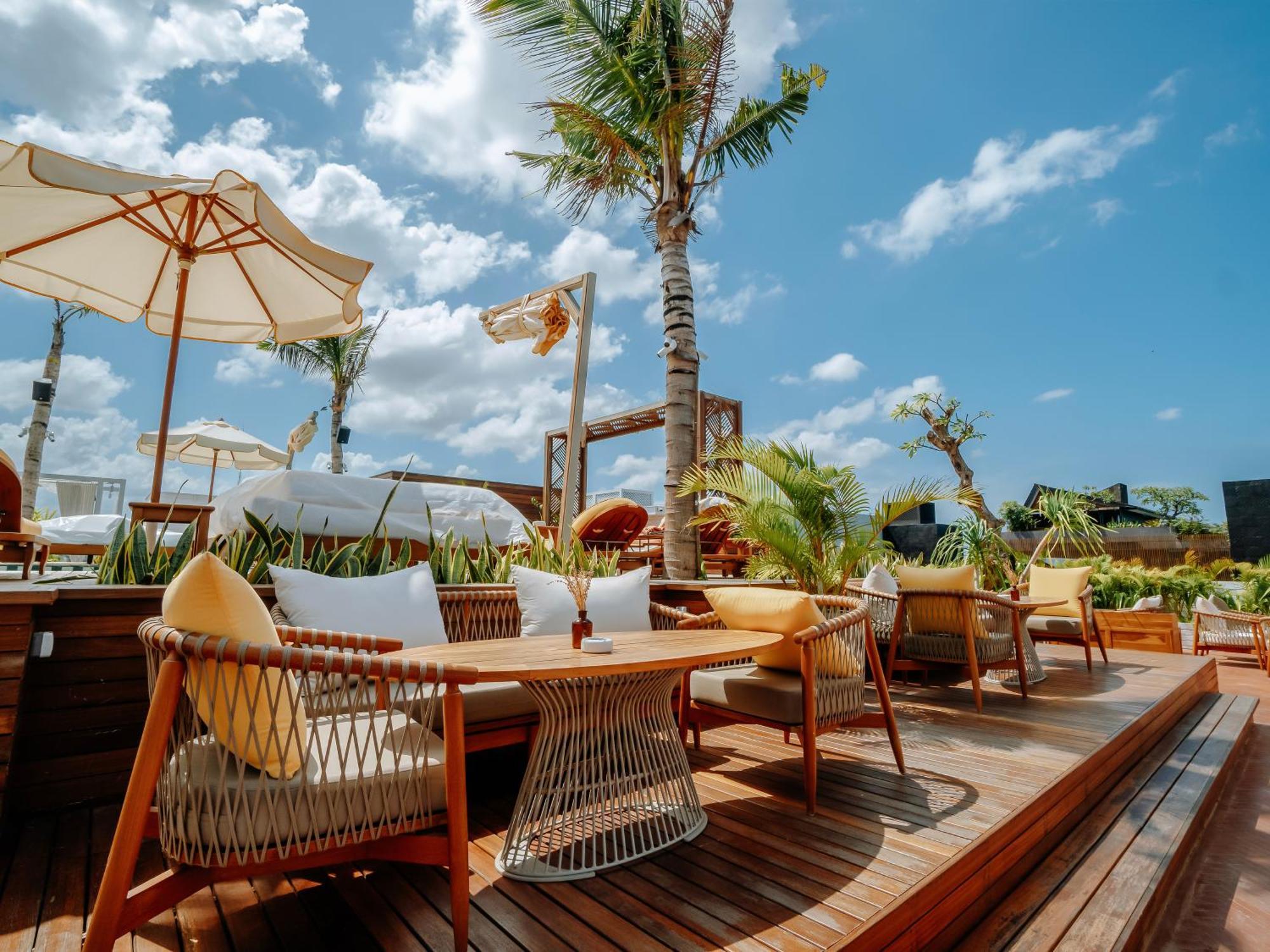 Secana Beachtown Resort & Residences Canggu Esterno foto